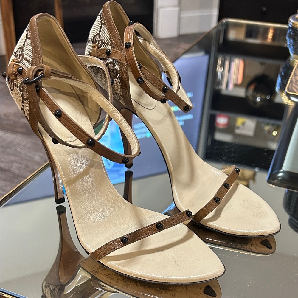 Authentic Tom Ford Vintage Gucci Heels circa early 2000’s Brown Monogram Strappy